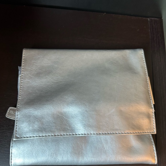 Silver Travel case - Picture 2 of 4